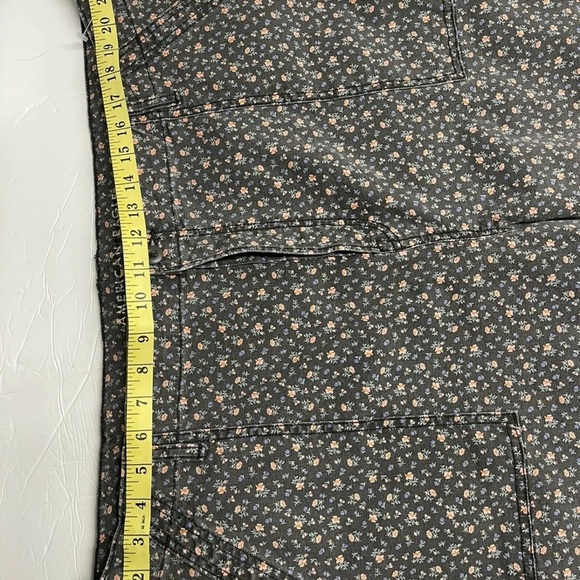 American Eagle flowered skinny jeans size 24 new with out the tag - Picture 5 of 8